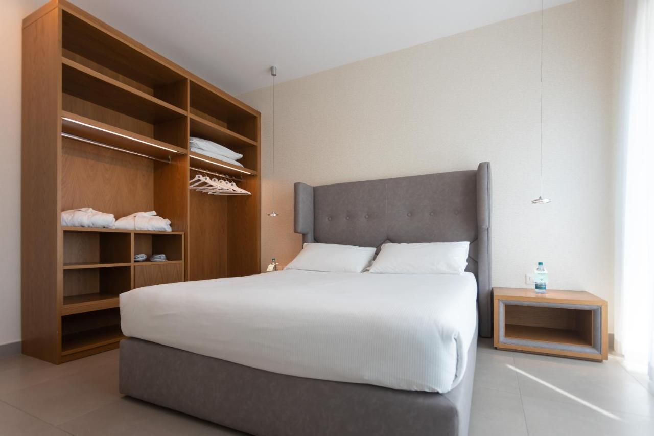 Mosella Suite Hotel Sottomarina Exteriör bild