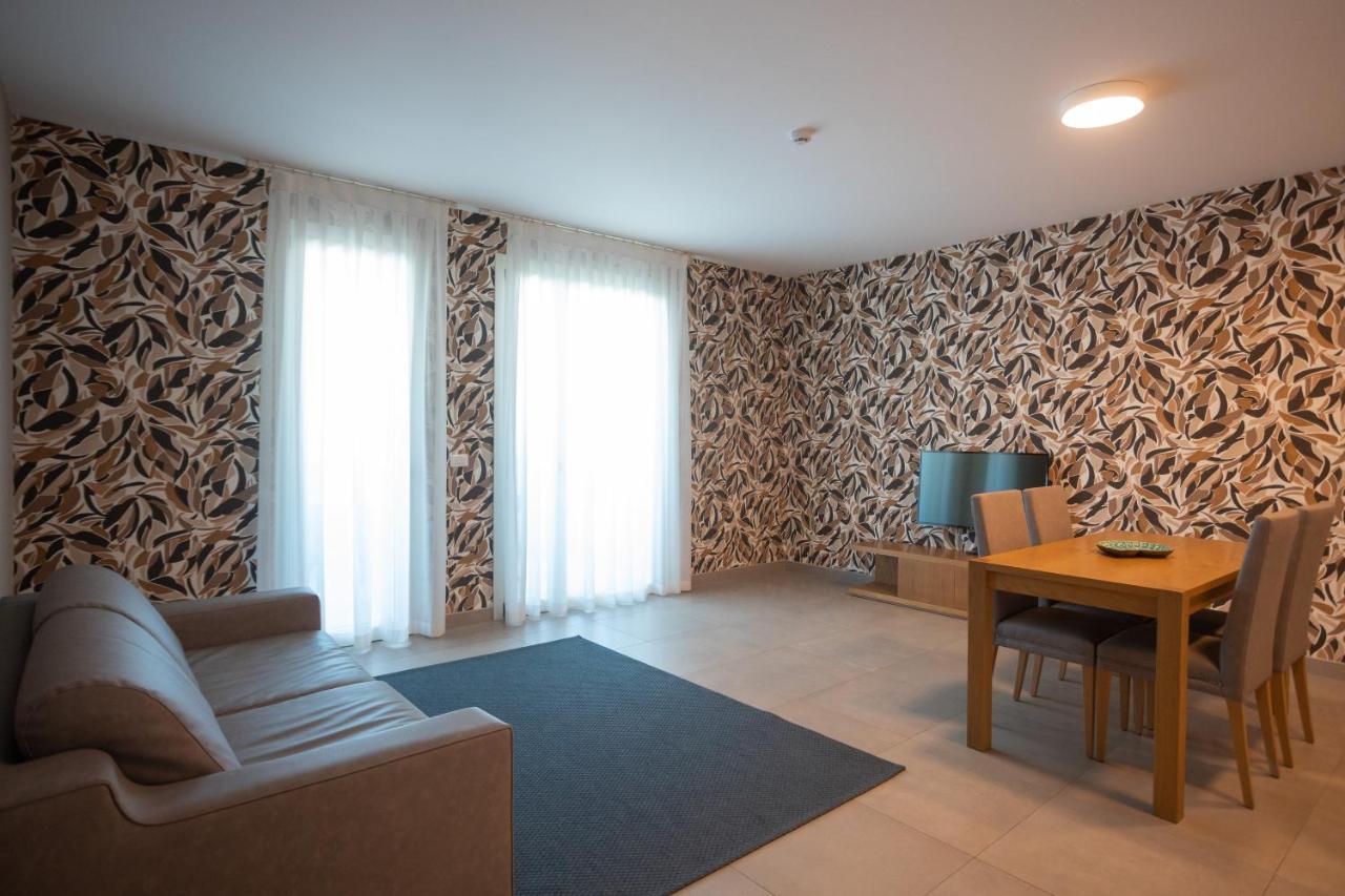 Mosella Suite Hotel Sottomarina Exteriör bild