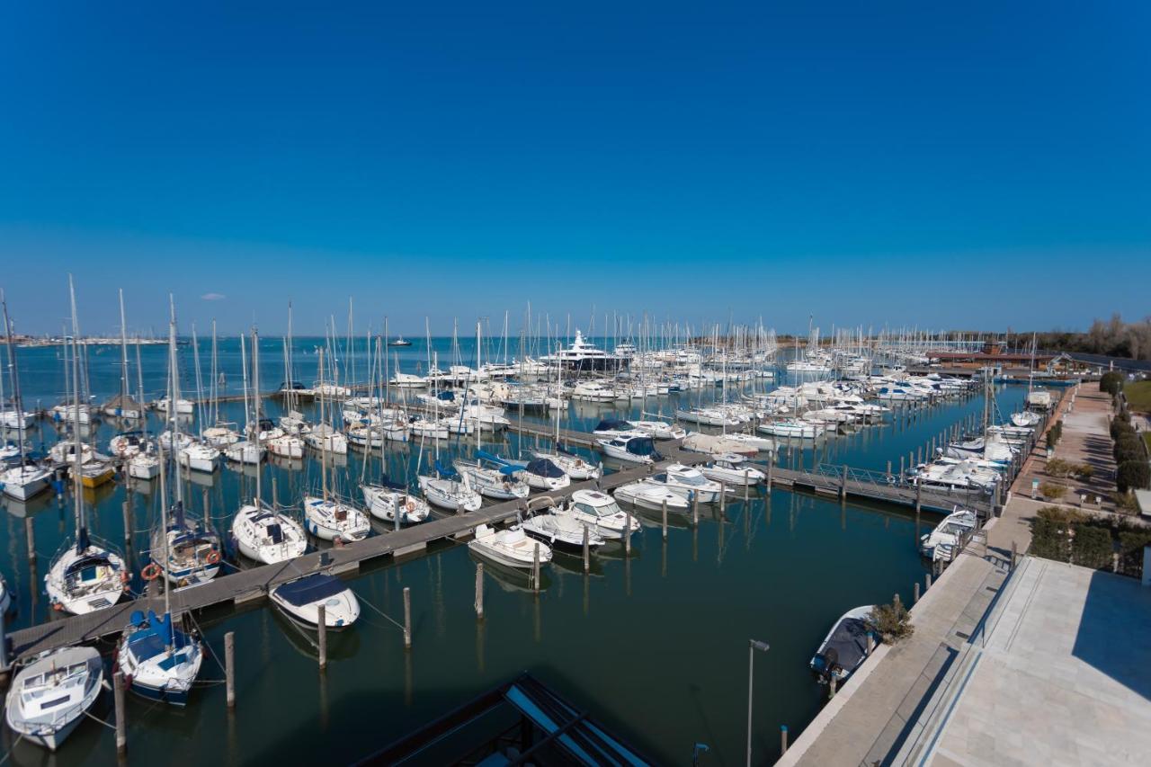 Mosella Suite Hotel Sottomarina Exteriör bild