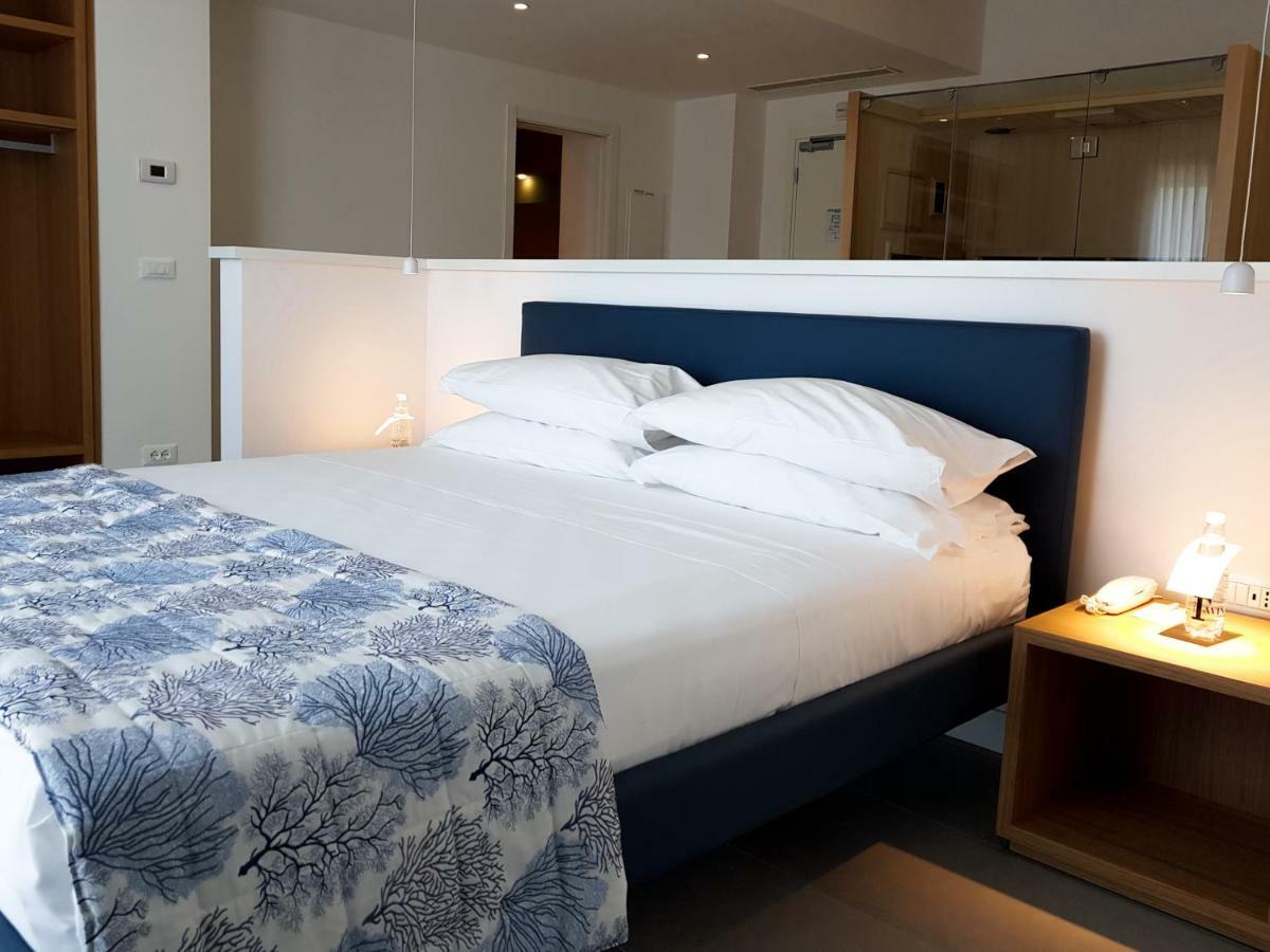 Mosella Suite Hotel Sottomarina Exteriör bild